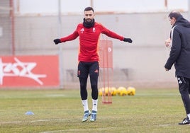 Rebbach, en un entrenamiento con el Granada.