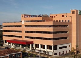 La Policía Nacional ha informado este miércoles de que detuvo el pasado mes de mayo a un individuo armado con un hacha que accedió al interior del Hospital San Juan de Dios.