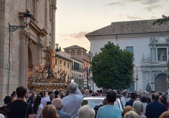 El Perpetuo Socorro salió sobre su paso con cien años de historia