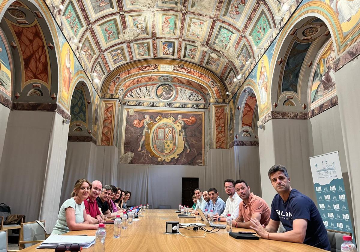 Reunión de la Diputación con el Ayuntamiento de Úbeda, en el Hospital de Santiago.
