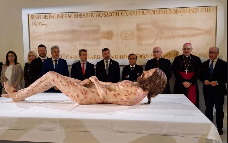 Inauguración de la exposición en la Catedral de Jaén.