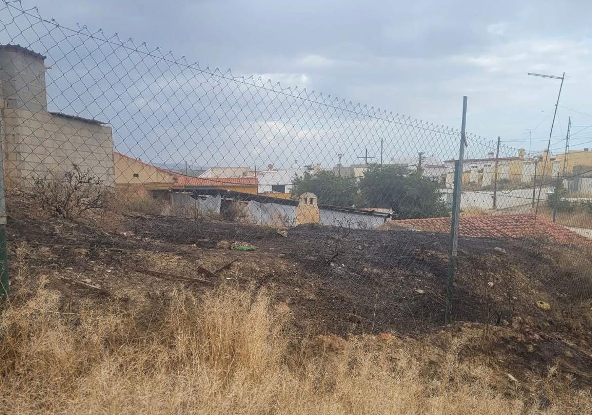 Una oleada de incendios «provocados» en las cuevas de guadix preocupa a los vecinos | ideal