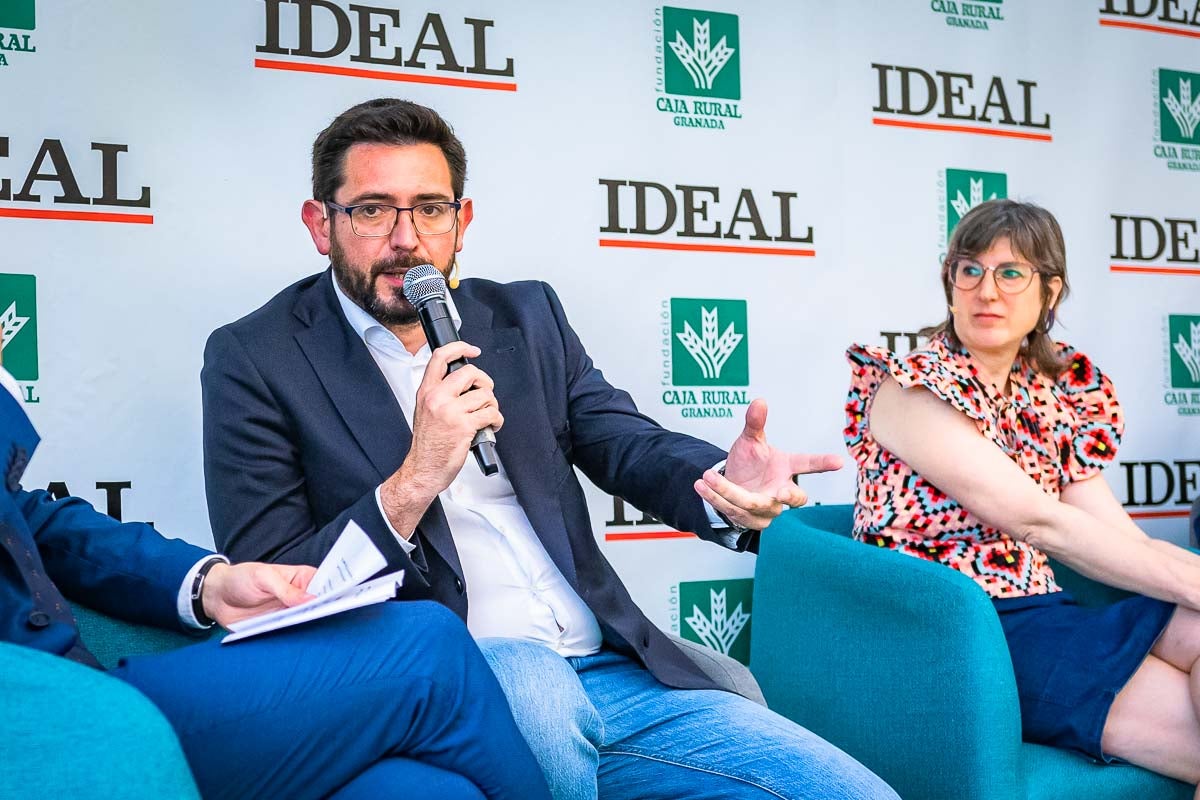 Las imágenes del desayuno informativo de IDEAL sobre la IA en la empresa