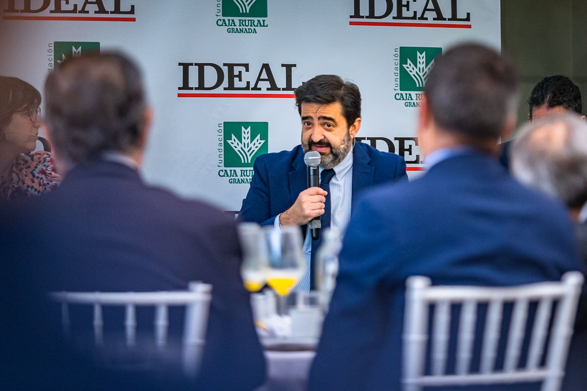 Las imágenes del desayuno informativo de IDEAL sobre la IA en la empresa