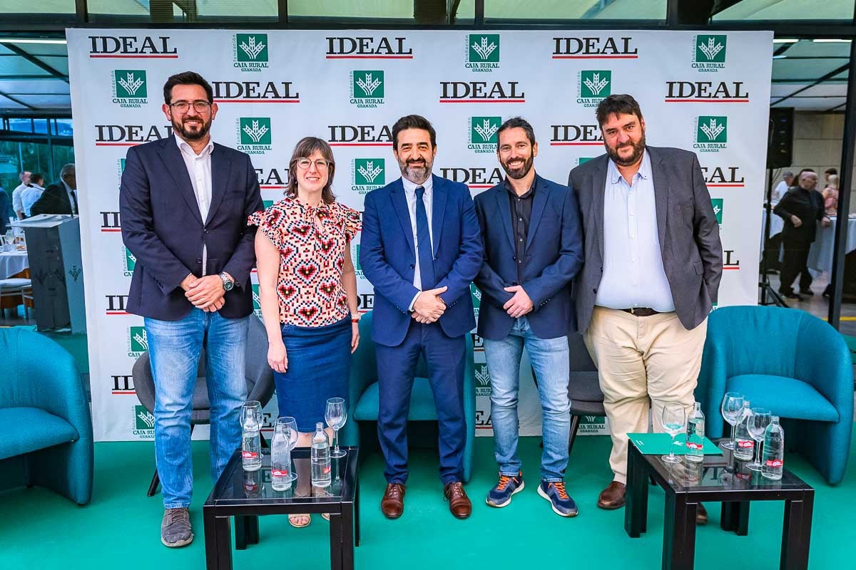 Las imágenes del desayuno informativo de IDEAL sobre la IA en la empresa
