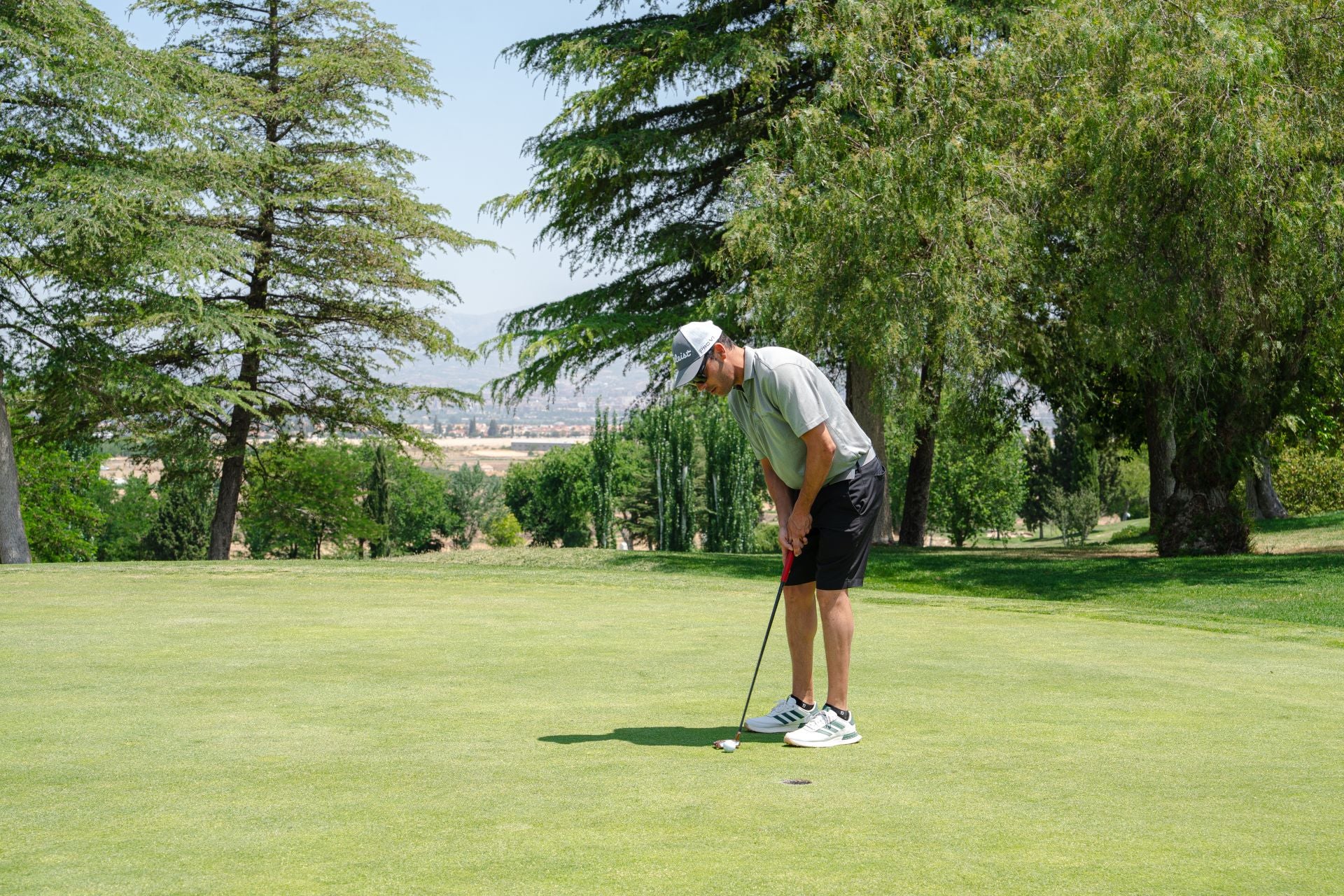 Encuéntrate en el Torneo de Golf del Colegio de Aparejadores de Granada y IV memorial Vicente de Luna Cambil