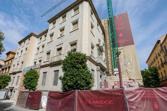 La fachada del edificio de Villamena donde se construye el Gran Hotel Claridge.