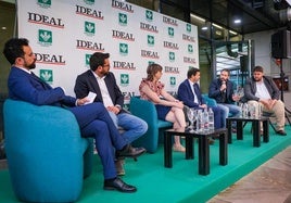 Desayuno informativo de IDEAL, patrocinado por Caja Rural Granada, sobre la IA en la empresa.