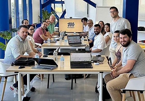 Equipo de la startup Movenbus.