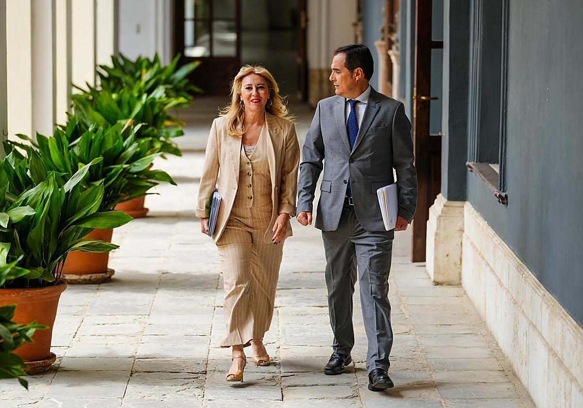 Carolina España y José Antonio Nieto, tras el Consejo de Gobierno.