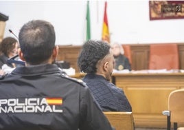 Y. B, el condenado, durante una de las sesiones del juicio en la Audiencia Provincial. EFE