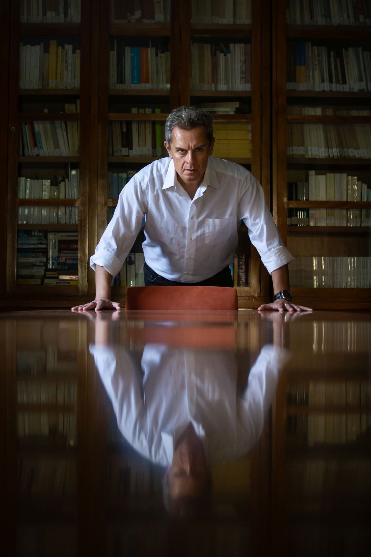 Con mirada de 'malote'.