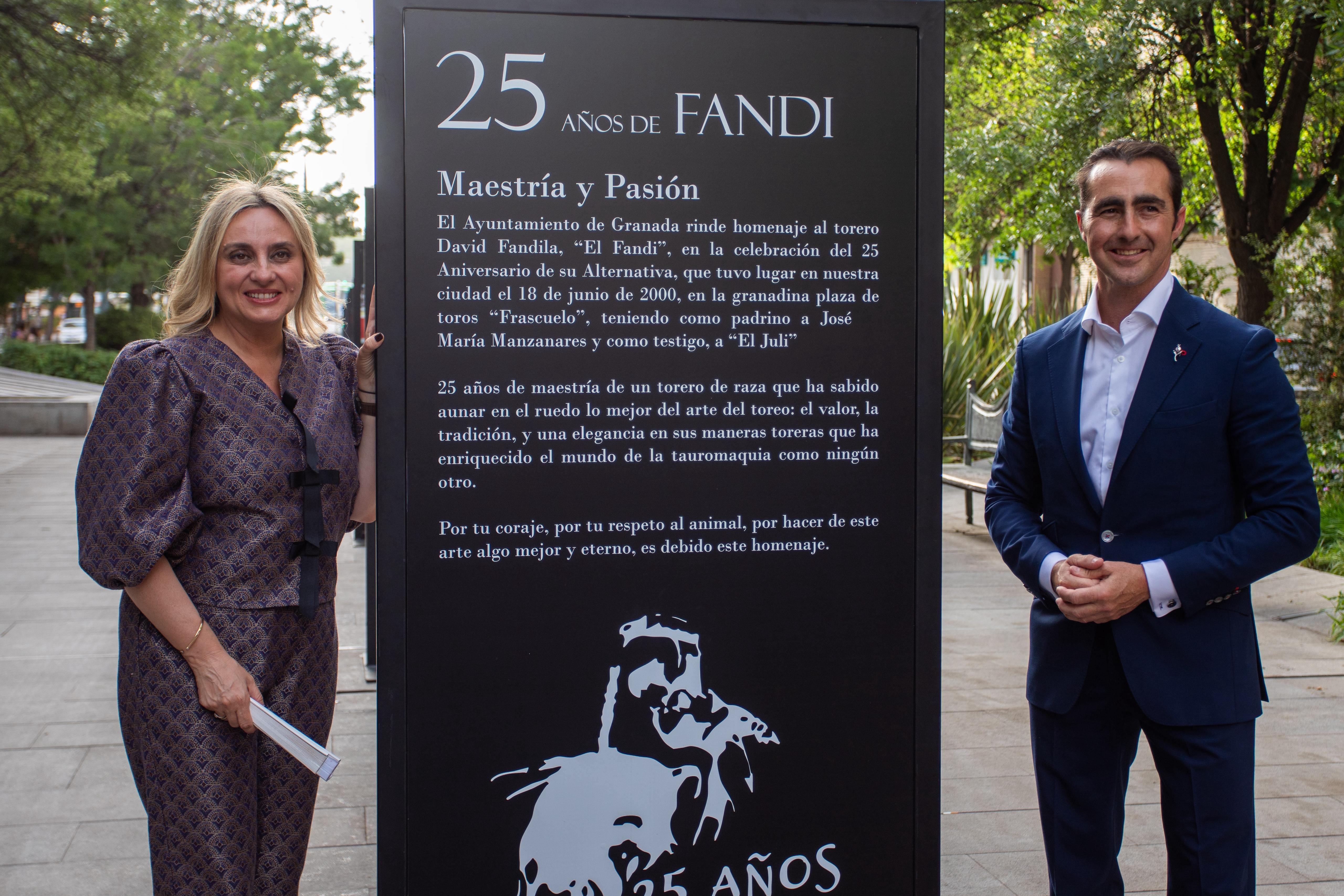 Las imágenes del homenaje a 'El Fandi' en el 25 aniversario de su alternativa