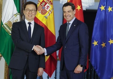 El presidente de la Junta de Andalucía, Juanma Moreno, recibe en San Telmo al vicepresidente de la República Popular China, Han Zheng