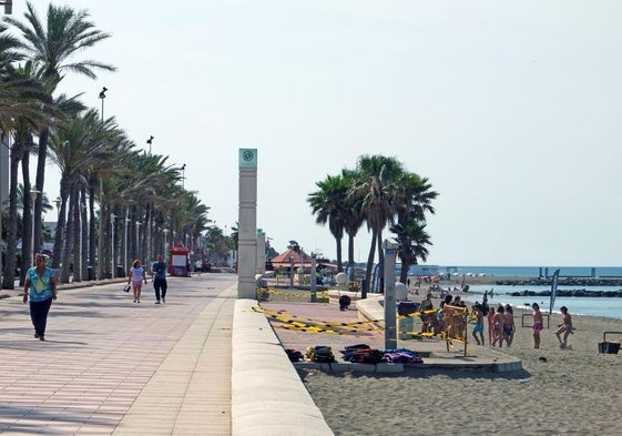 Ocho meses de cárcel por masturbarse frente a varios bañistas, entre ellos niños, en la playa de El Palmeral