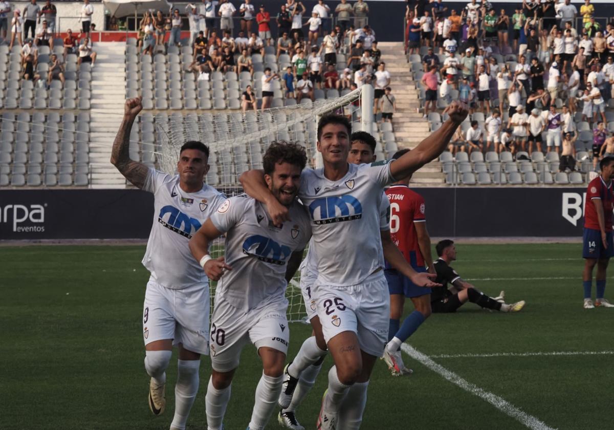 Los jugadores blancos celebran un tanto marcado en la anterior eliminatoria.