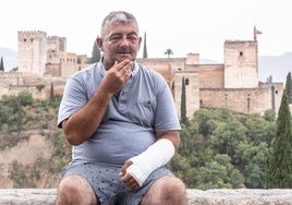 Agustín en el mirador de San Nicolás, donde se produjo la agresión.
