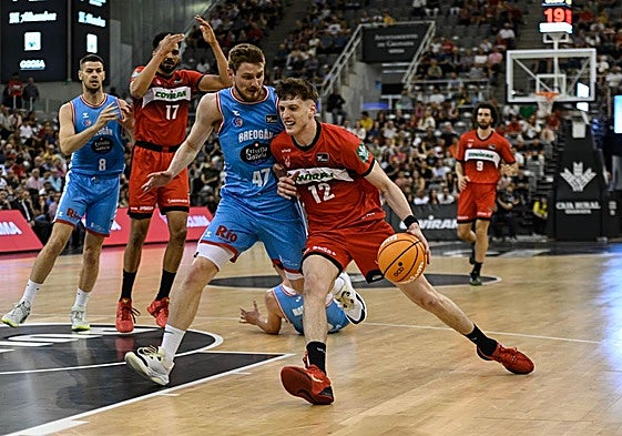 El futuro de Agustín Ubal, con el balón, podría dependen de en qué categoría juegue el Covirán.