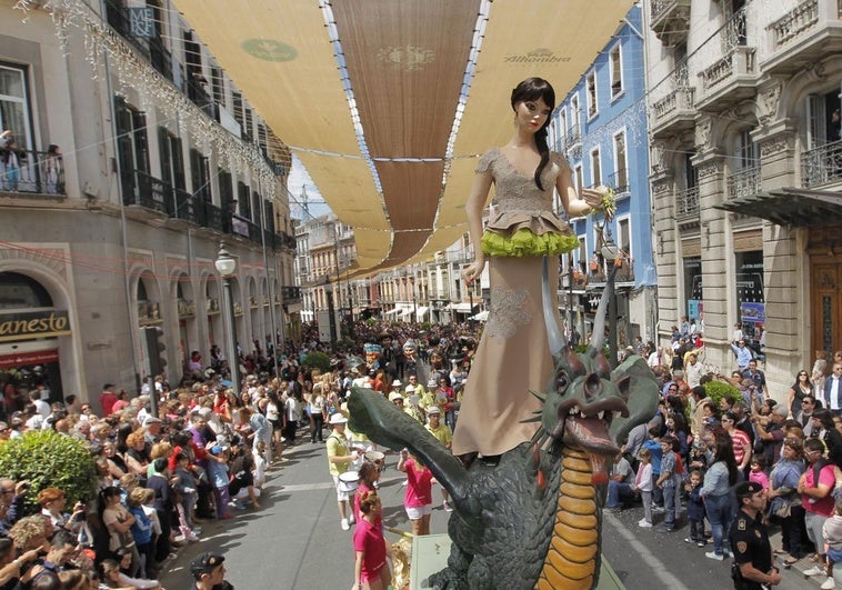La Tarasca: horario e itinerario del desfile este miércoles en Granada