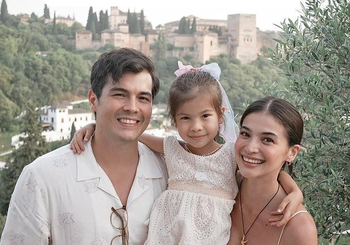 La actriz Anne Curtis Smith, con su familia en Granada