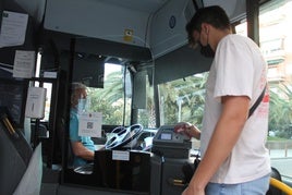 Los andaluces que tendrán autobús y metro gratis desde julio
