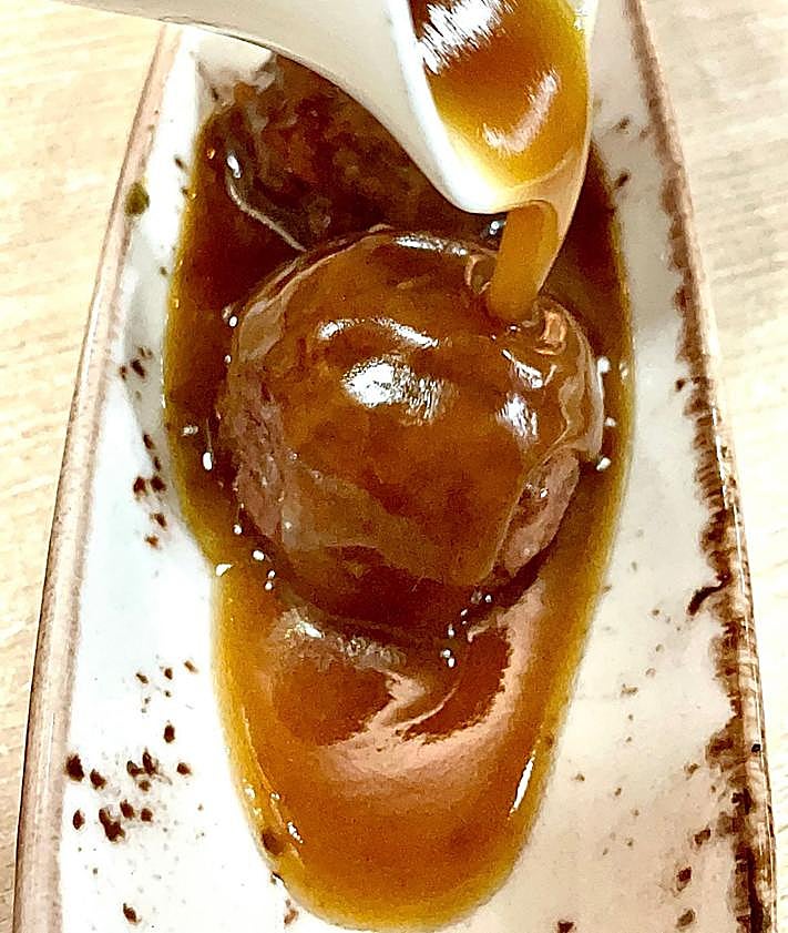 Imagen secundaria 2 - El restaurante de Granada que arrasa con su menú de buey certificado: «Es algo único»