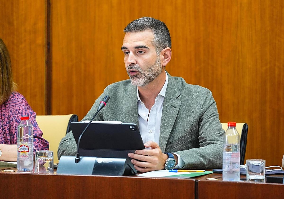 Fernández-Pacheco pide al Estado una hoja de ruta que fomente la economía azul a nivel nacional