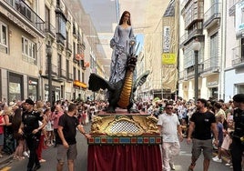 «¡Que bote Granada, que bote la Tarasca!»