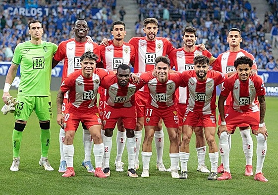 Once de la UD Almería contra el Oviedo.