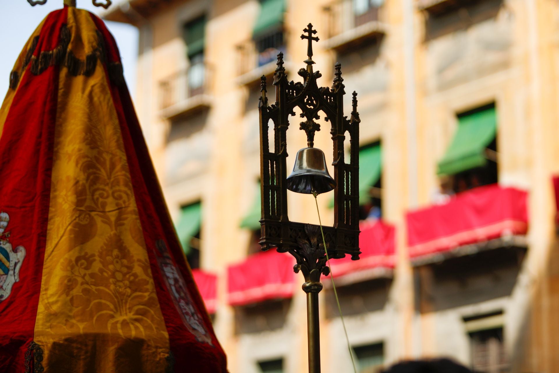 La procesión del Corpus recorre Granada en su día festivo