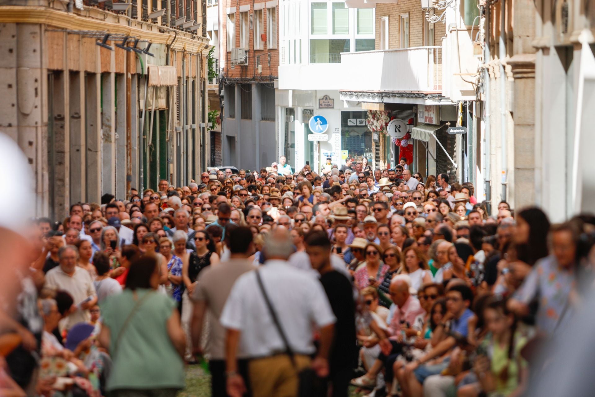 La procesión del Corpus recorre Granada en su día festivo