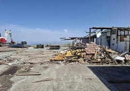 Demolición del antiguo Nevasol en Borreguiles.