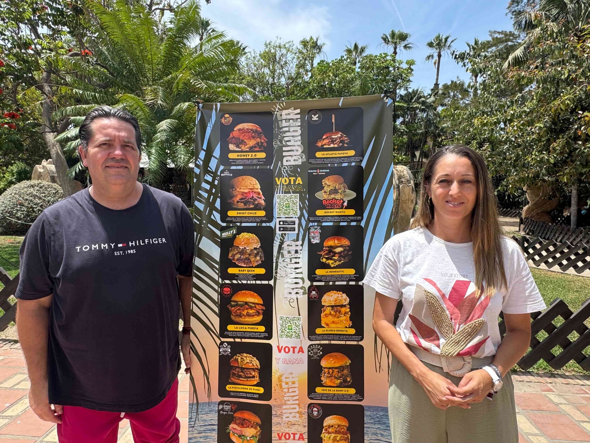 Cartel del 'Best Burger Costa Tropical 2025'.