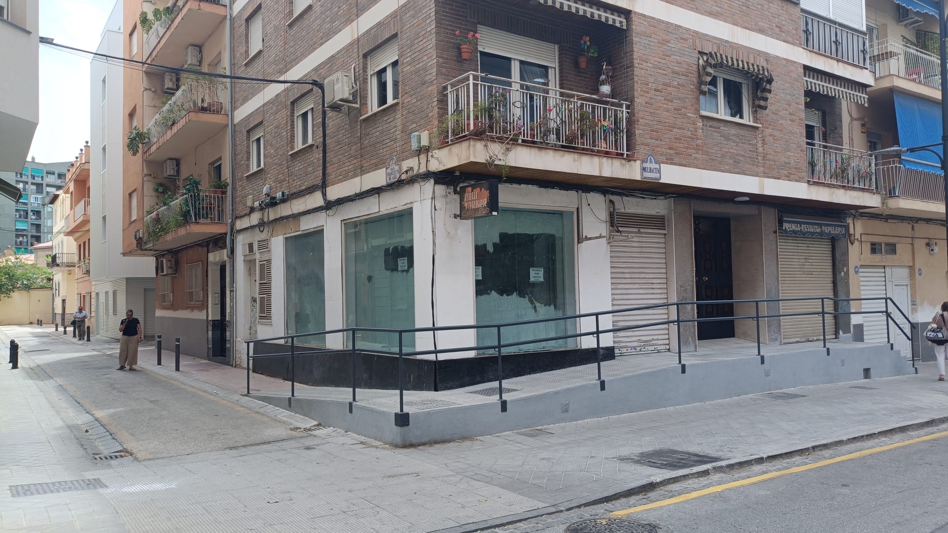 Recorrido por los negocios cerrados del barrio Fígares