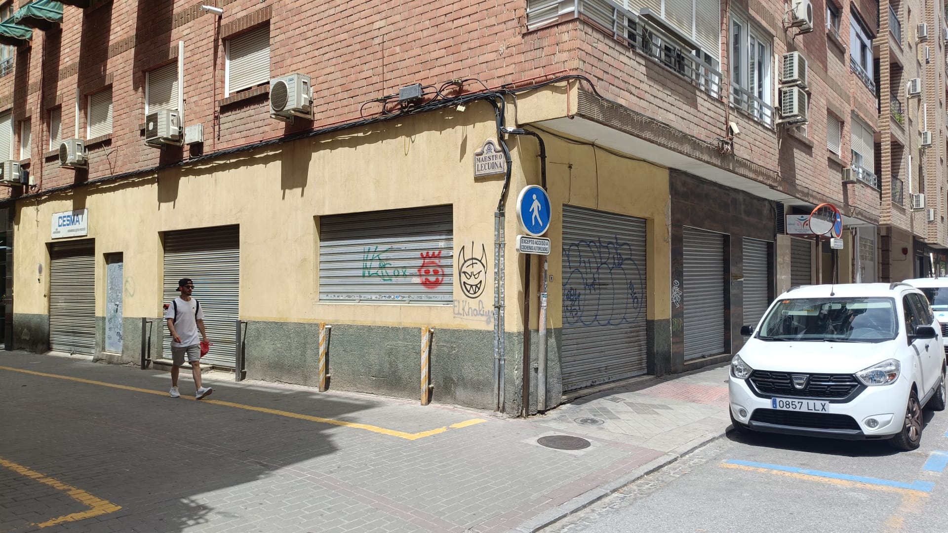 Recorrido por los negocios cerrados del barrio Fígares