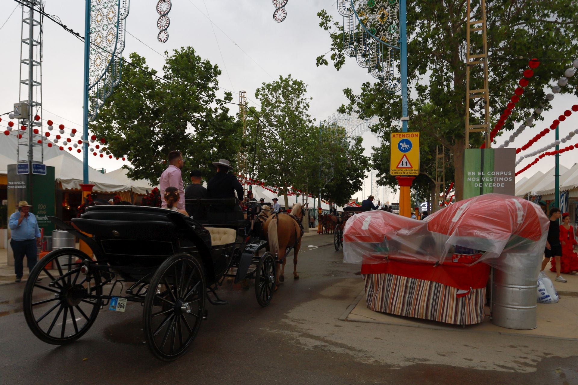 Las mejores imágenes del viernes de Corpus: los Morente, los Mutantes y la manta de agua