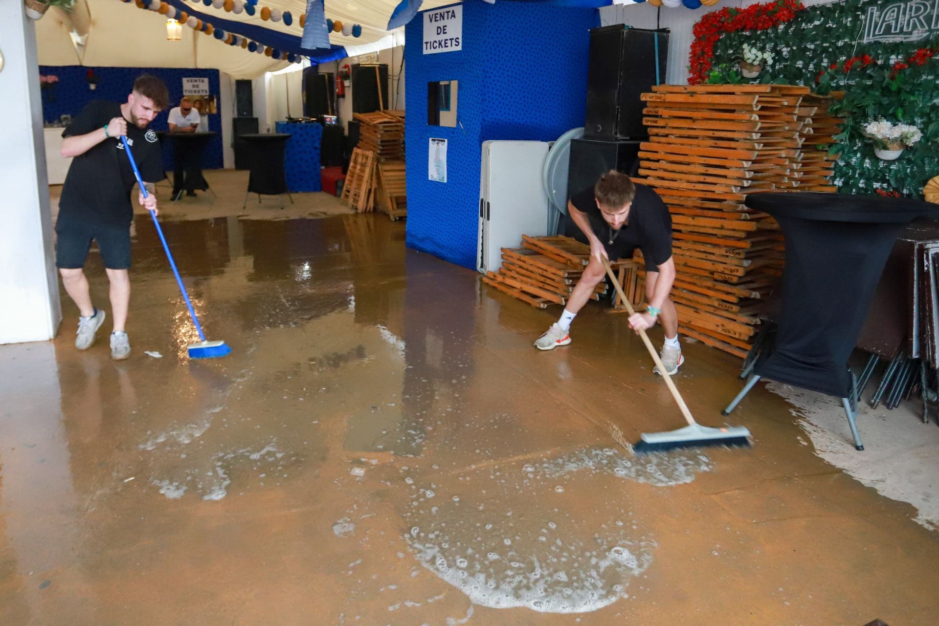 Las mejores imágenes del viernes de Corpus: los Morente, los Mutantes y la manta de agua