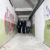 El presidente de Diputación, Francis Rodríguez, en una visita al Luis Bueno Crespo.