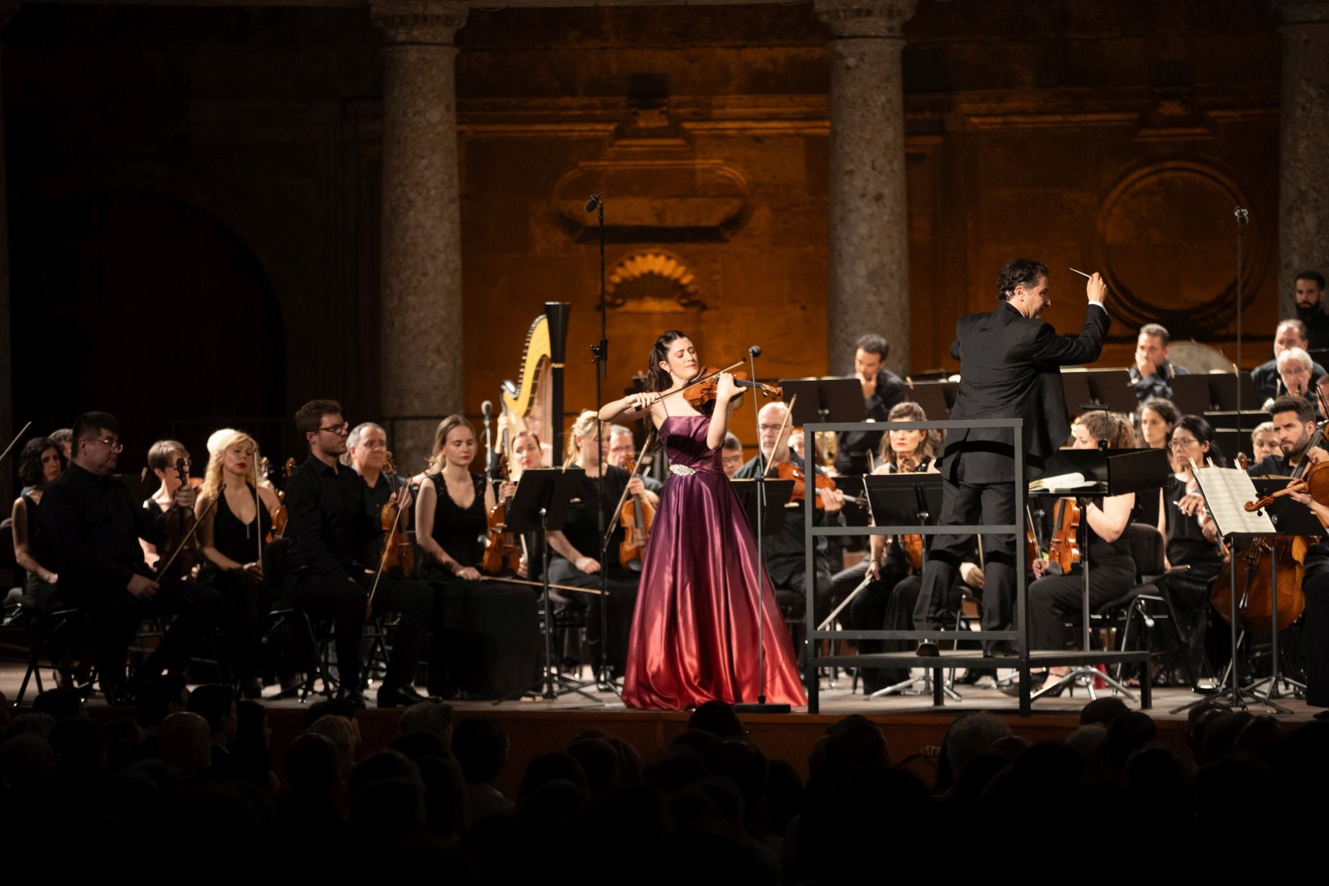La violinista María Dueñas, durante su actuación.