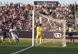 Uno de los momentos del partido.