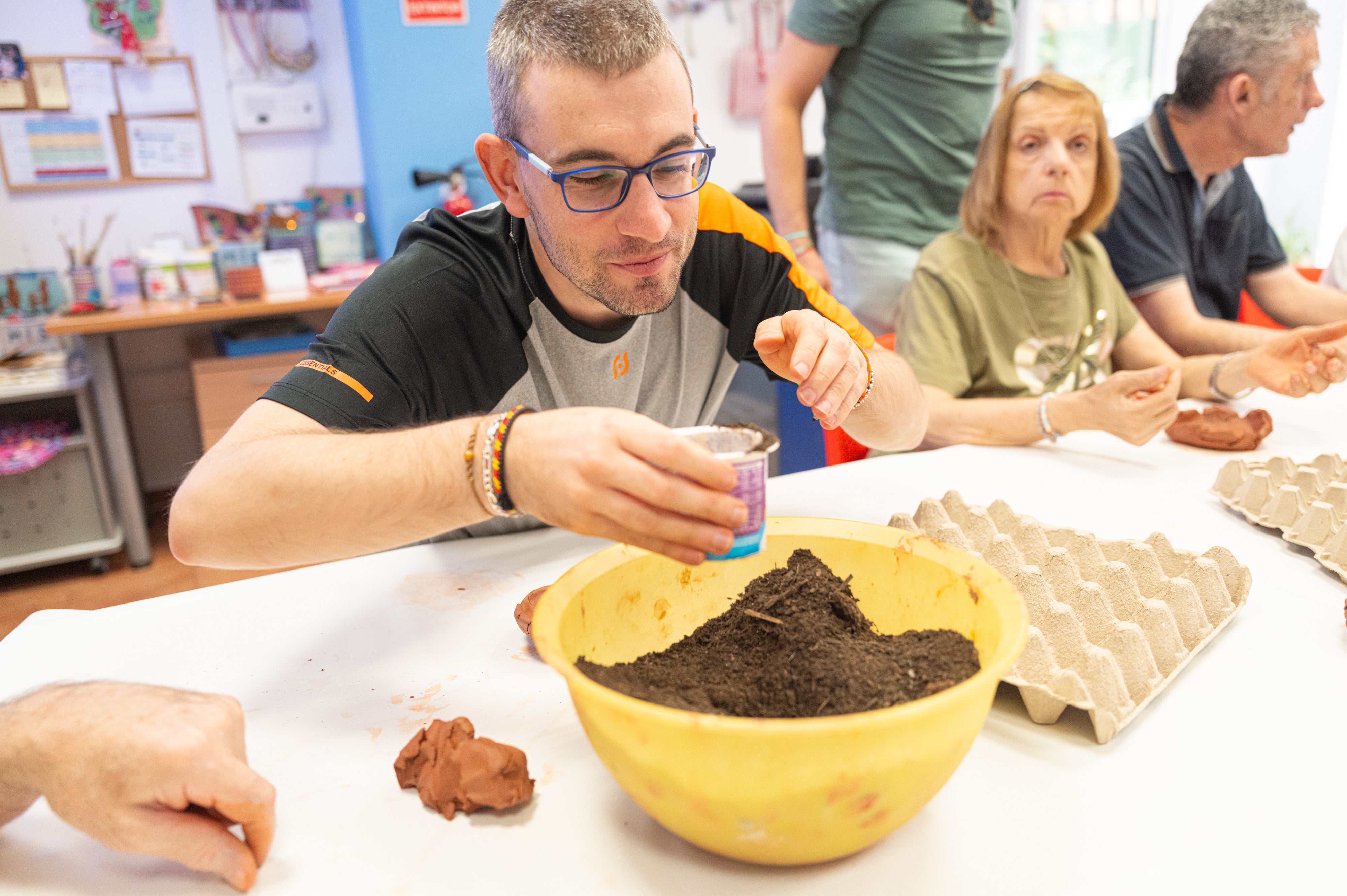 Dentro del centro de día ocupacional de discapacidad intelectual La Boronda