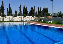 Piscina municipal Manolo Cañete.
