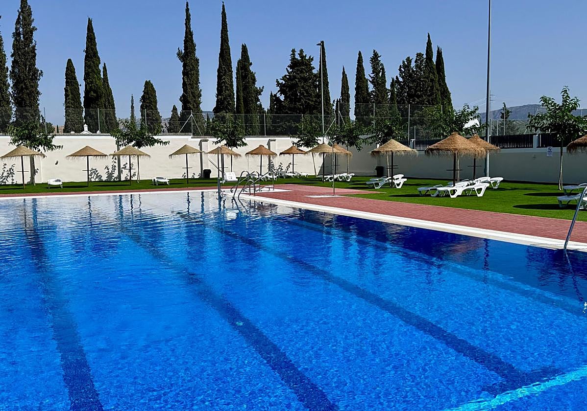 Piscina municipal Manolo Cañete.