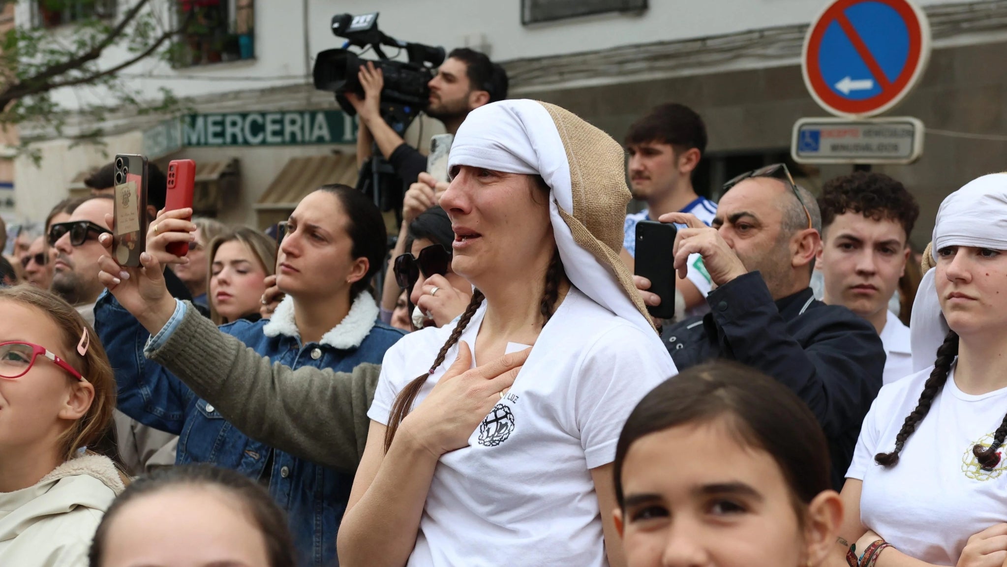 Salida de la hermandad del Trabajo y la Virgen de la Luz el pasado Lunes Santo