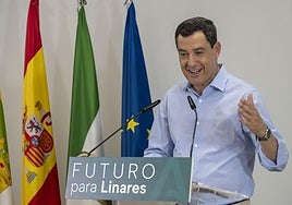 Juanma Moreno, durante su intervención en Linares.