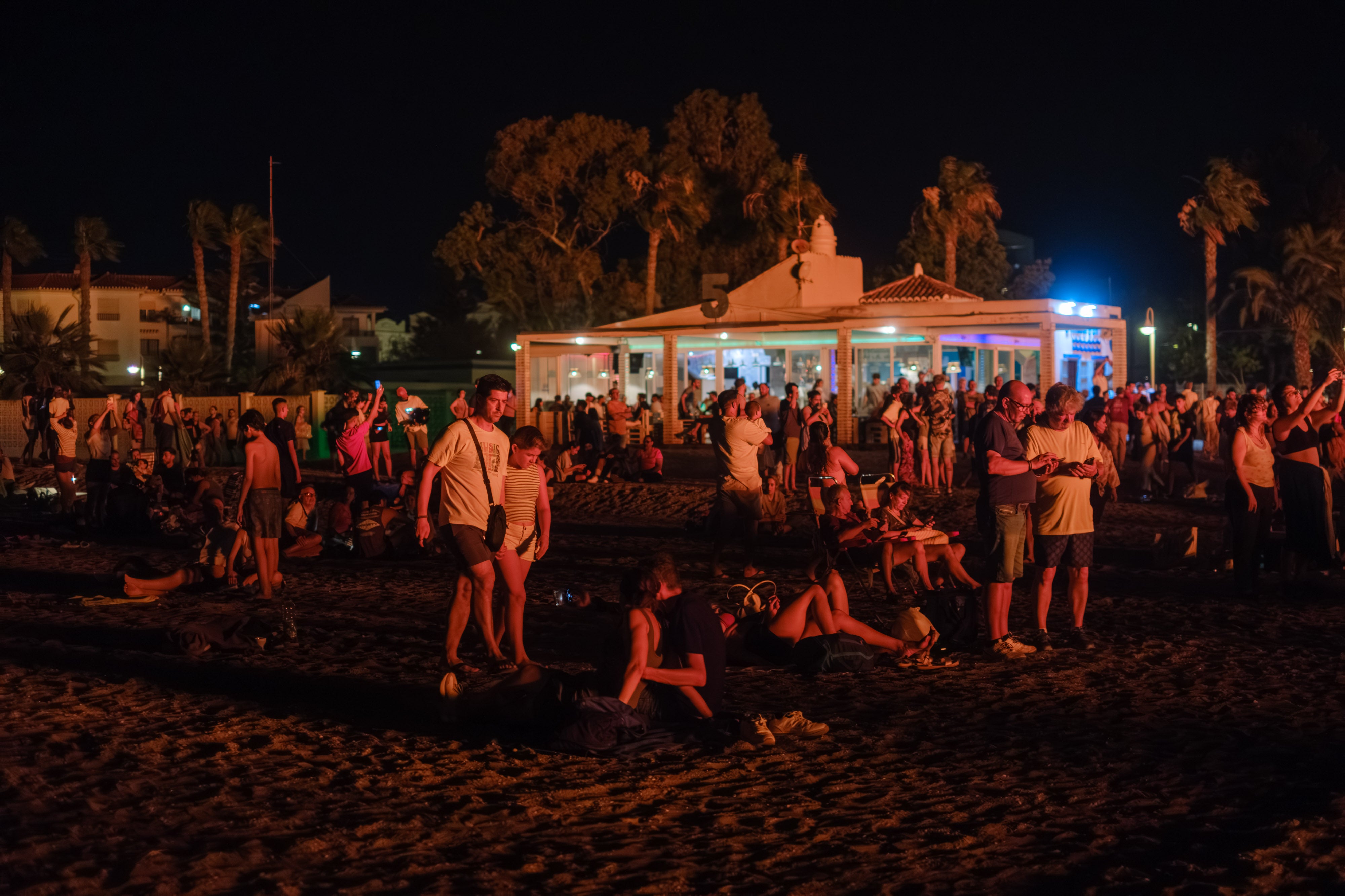La noche de San Juan en la Costa de Granada, en imágenes