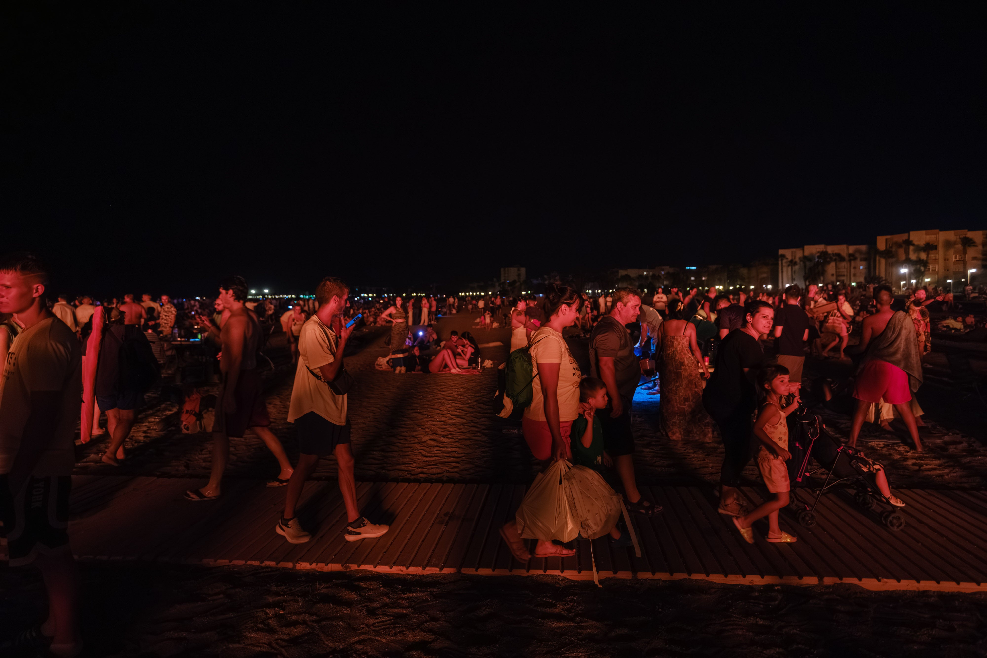 La noche de San Juan en la Costa de Granada, en imágenes