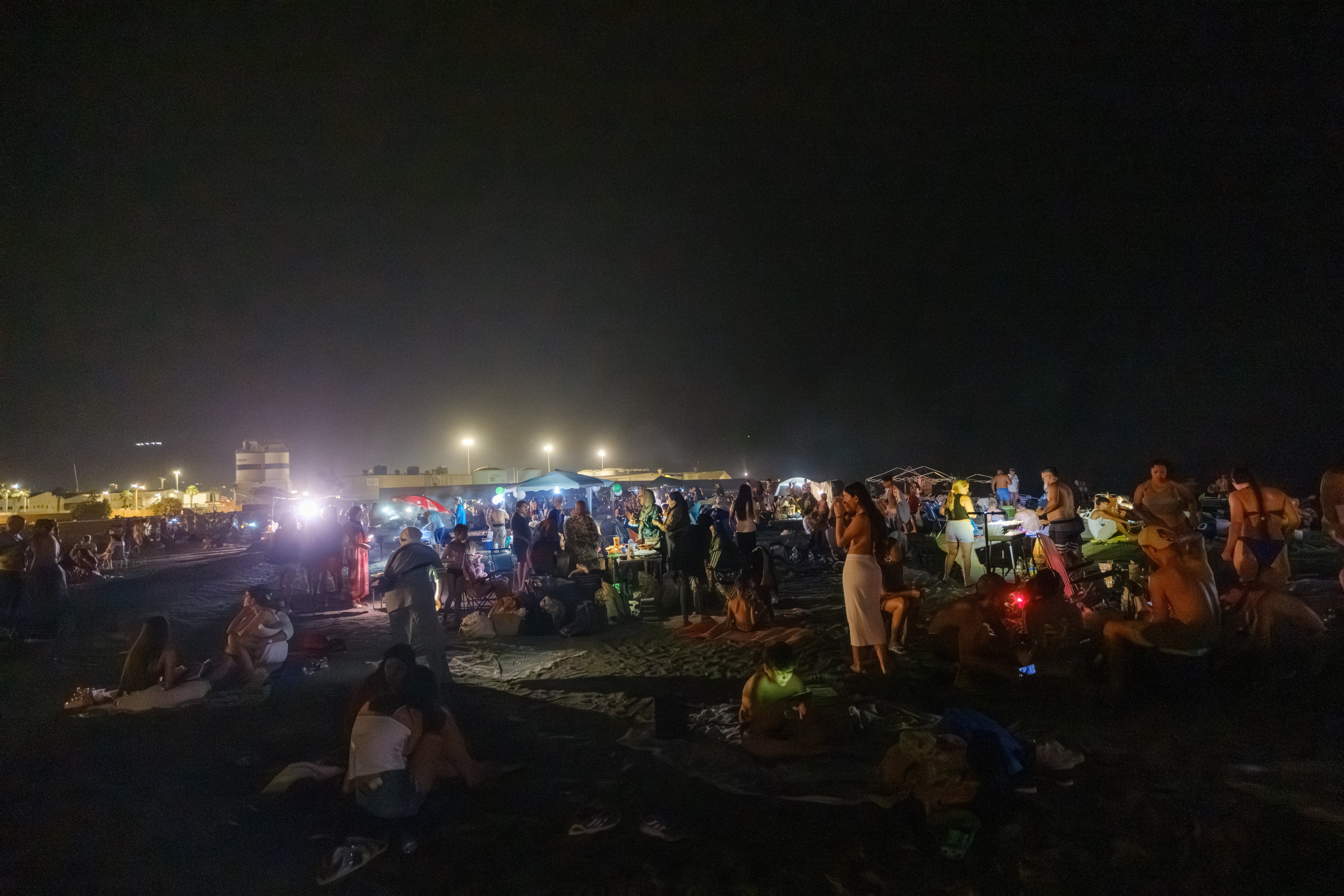 La noche de San Juan en la Costa de Granada, en imágenes
