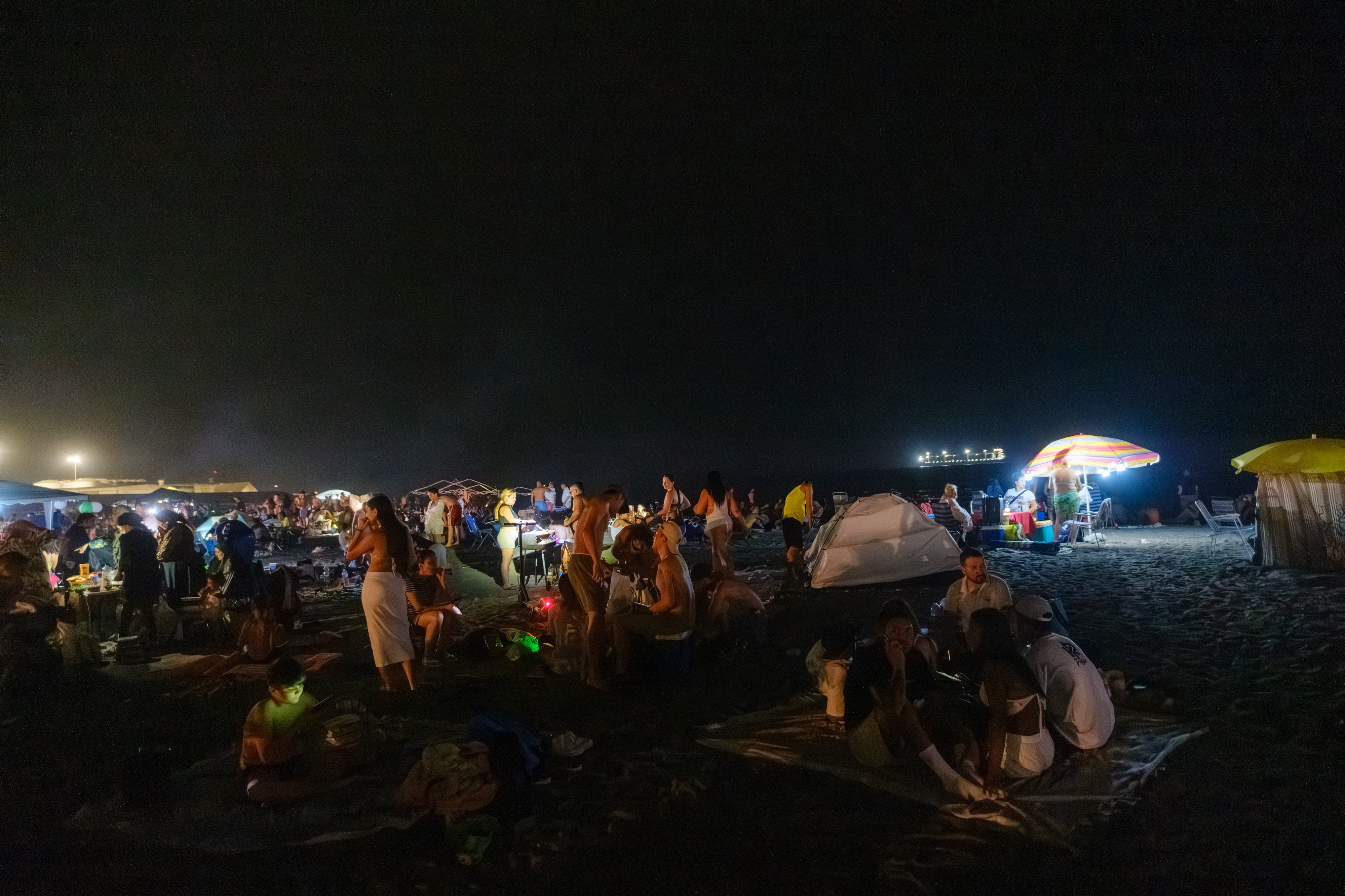 La noche de San Juan en la Costa de Granada, en imágenes