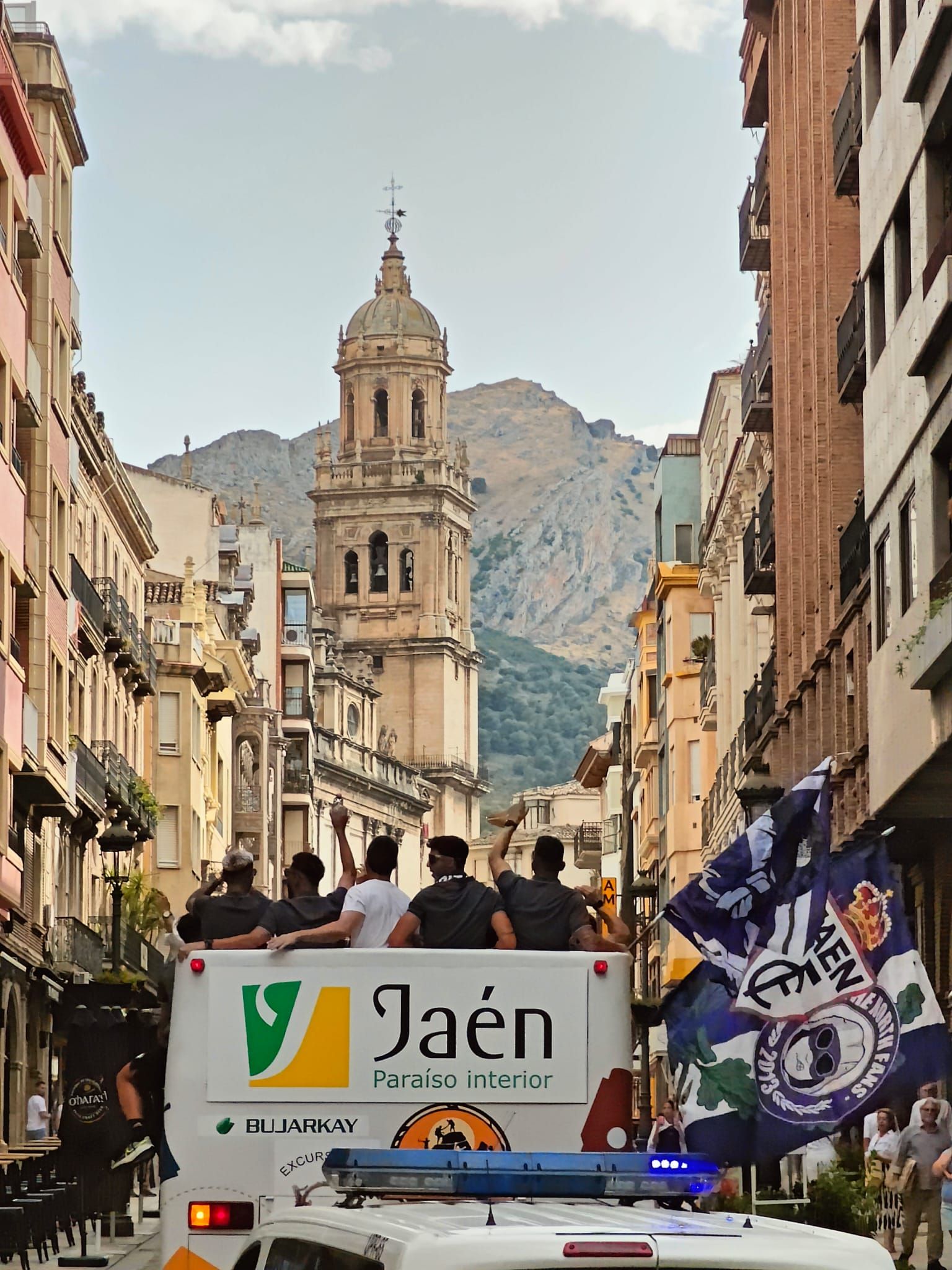 La fiesta del ascenso del Real Jaén, en imágenes